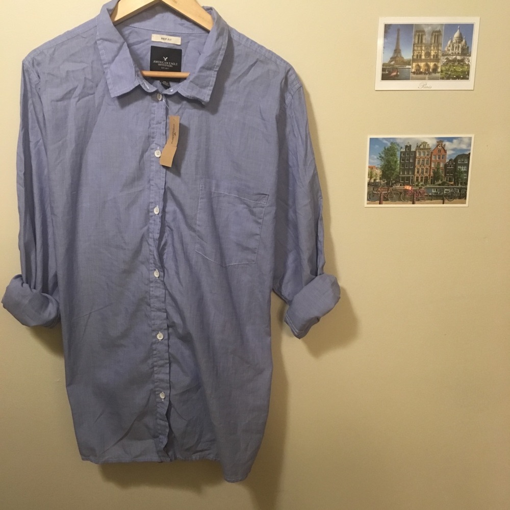 AEO blue button down shirt